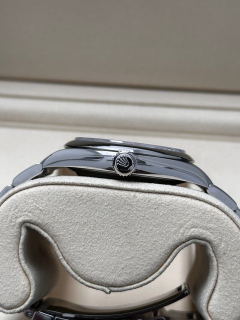Rolex Oyster Perpetual 41 134300 Image 3